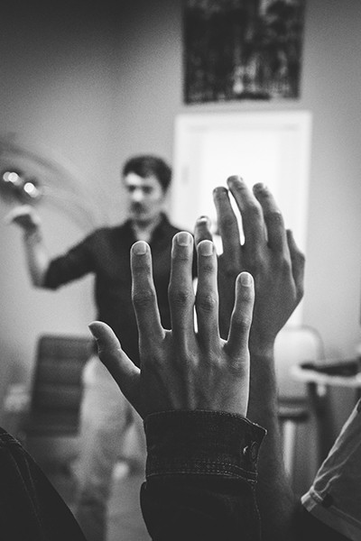 hands-raising-400